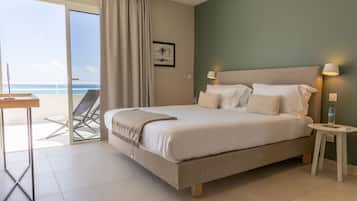 4 makuuhuonetta, tallelokero huoneessa, silitysrauta/-lauta