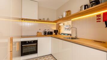 Fridge, microwave, oven, dishwasher