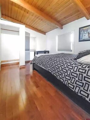 4 habitaciones, escritorio, tabla de planchar con plancha y wifi gratis 