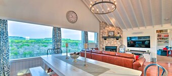 Spacious Getaway ~ 12 Acres, Views, & Hot Tub!