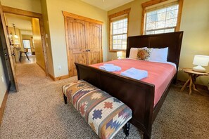 3 chambres, fer et planche à repasser, Wi-Fi gratuit, draps fournis