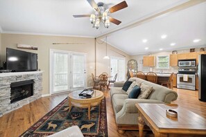 Smart TV, fireplace, DVD player, offices