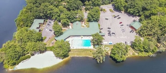 This cottage is a 2 bedroom(s), 2 bathrooms, located in Newland, NC.