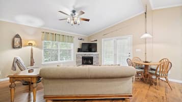 Smart TV, fireplace, DVD player, offices