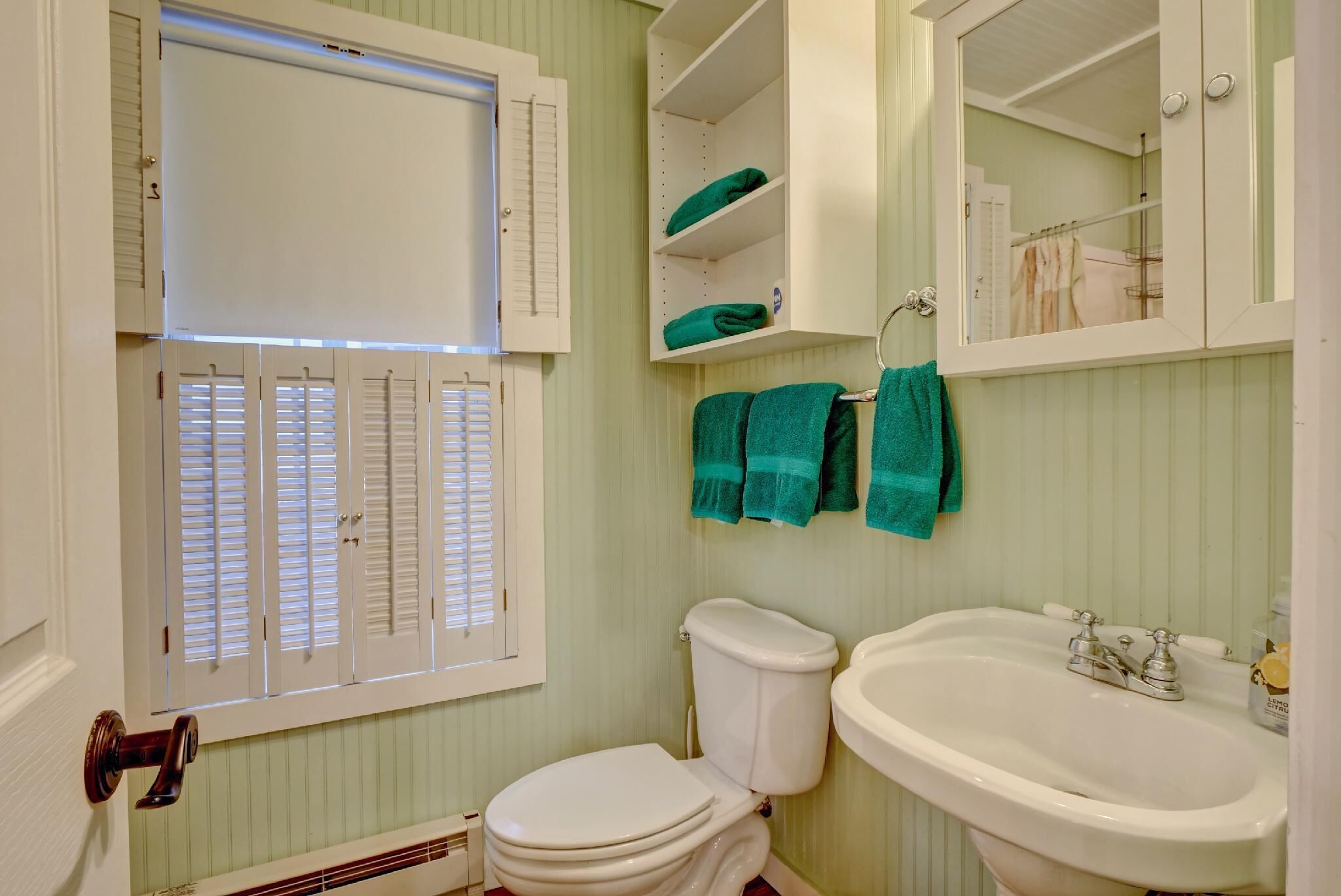 This cottage is a 0 bedroom(s), 1 bathrooms, located in Newland, NC.