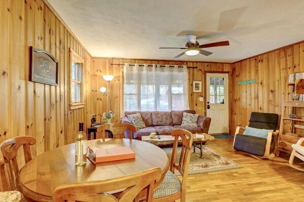 TV, fireplace, DVD player