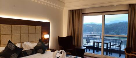 Deluxe-Zimmer | Minibar, Zimmersafe, individuell dekoriert, individuell eingerichtet