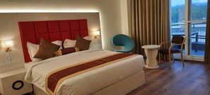 Deluxe-Zimmer | Minibar, Zimmersafe, individuell dekoriert, individuell eingerichtet