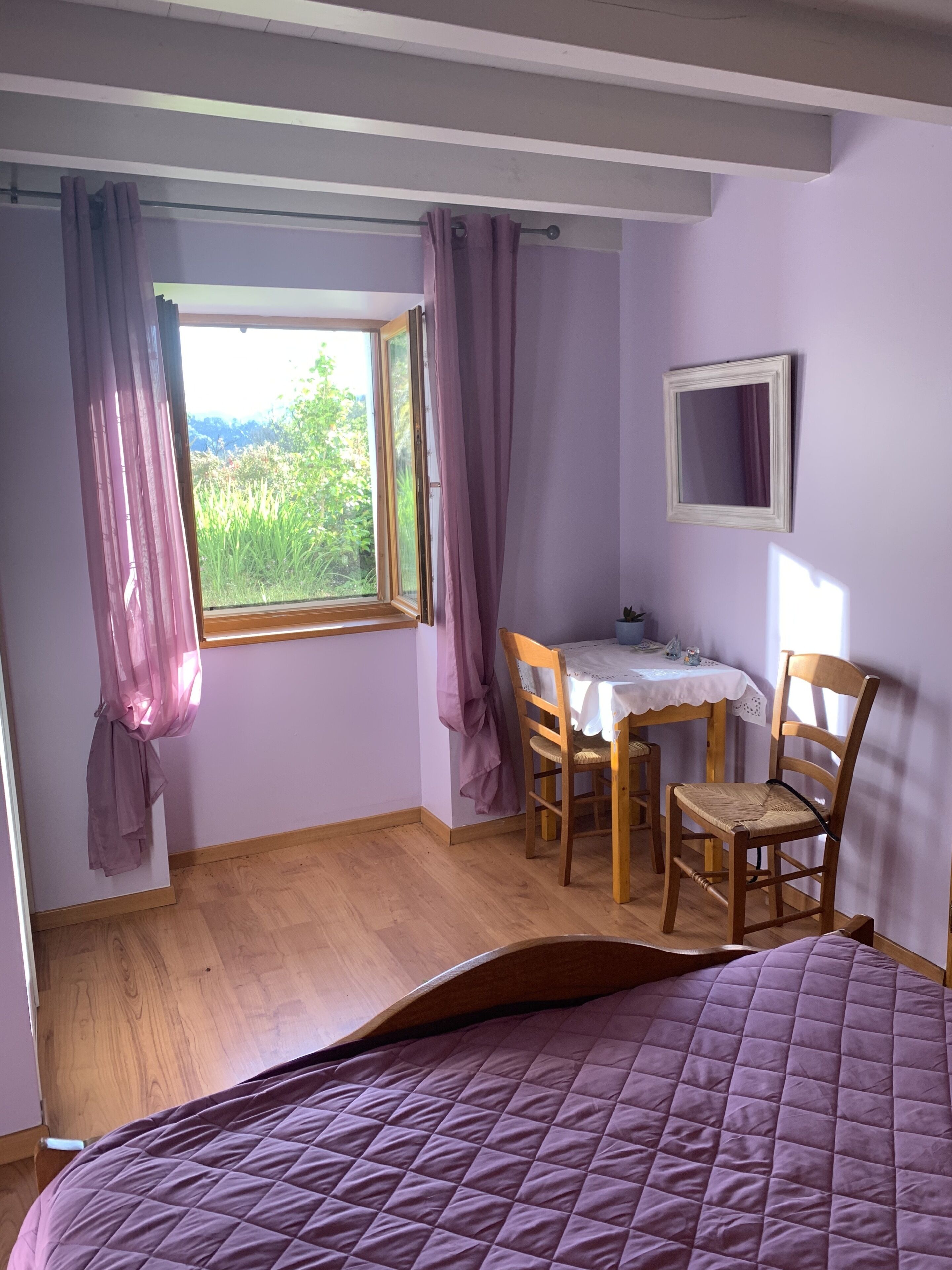 2 Schlafzimmer, Bügeleisen/Bügelbrett