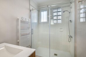 Een douche, een haardroger