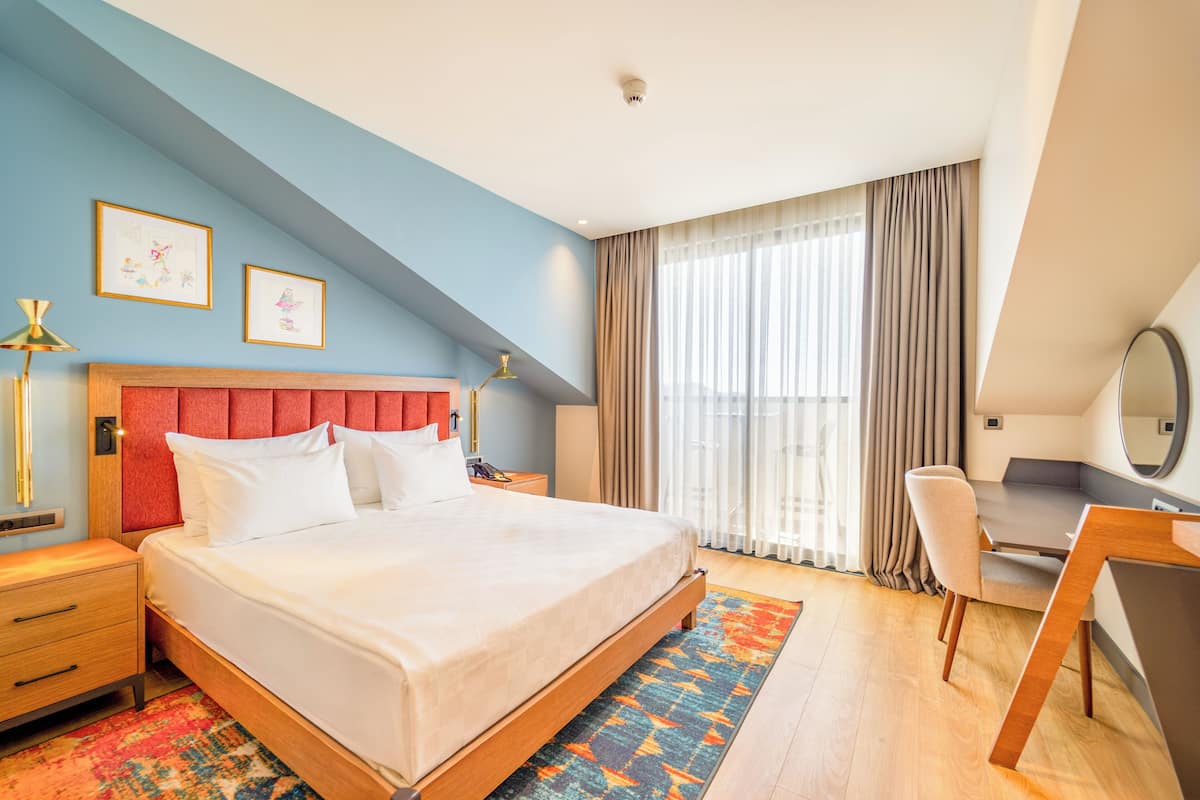 DELUXE ROOF ROOM SEA VIEW | 高級寢具、免費迷你吧、客房內保險箱、書桌
