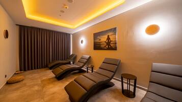 Couples treatment room(s), sauna, Turkish bath/hammam, body treatments