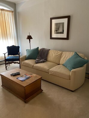 Smart TV - Charming 3rd Floor Walk-up River View (Clayton)