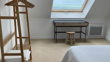 6 bedrooms, iron/ironing board, travel cot, free WiFi