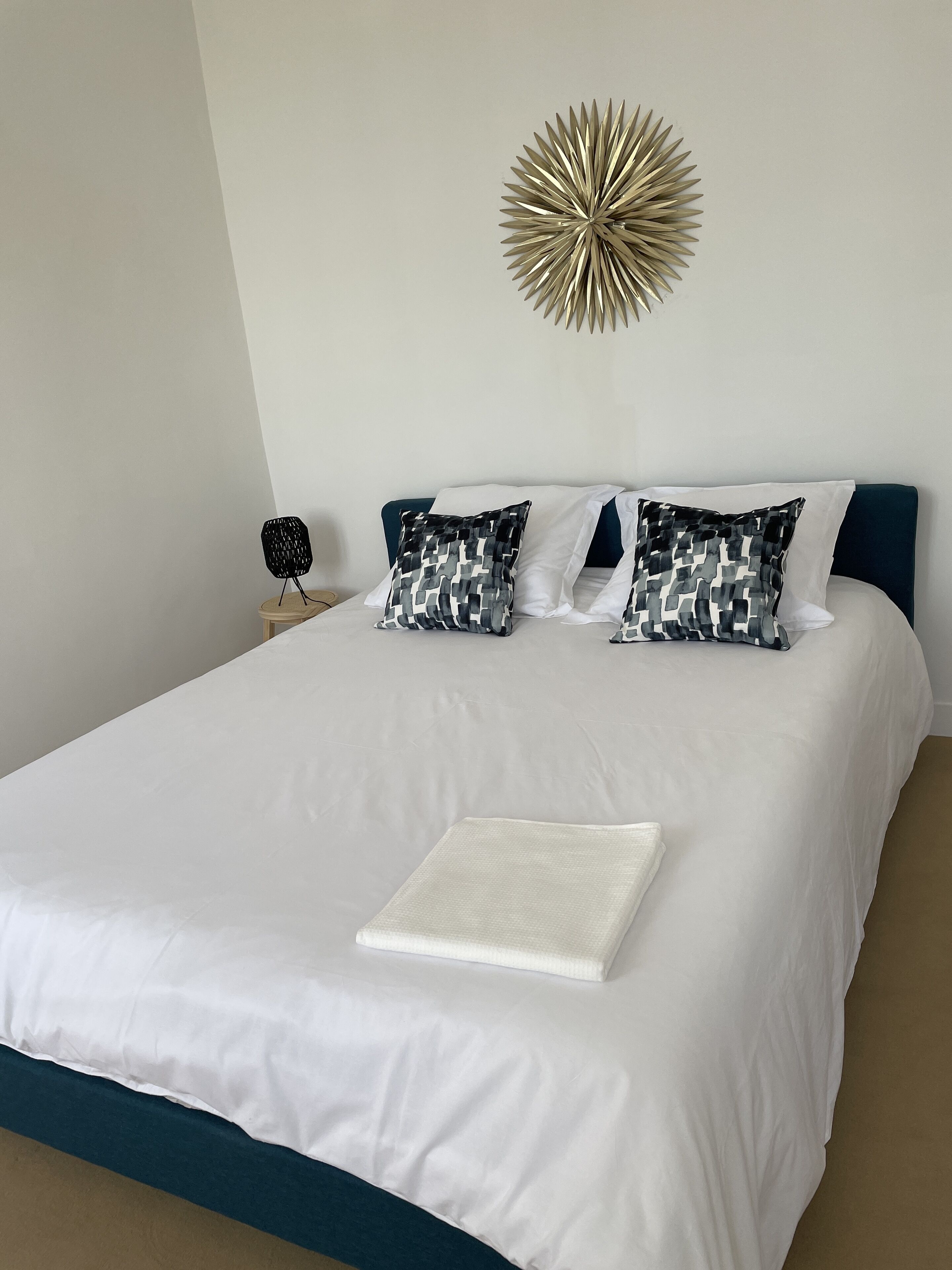 6 slaapkamers, een strijkplank/strijkijzer, reisbedje, gratis wifi