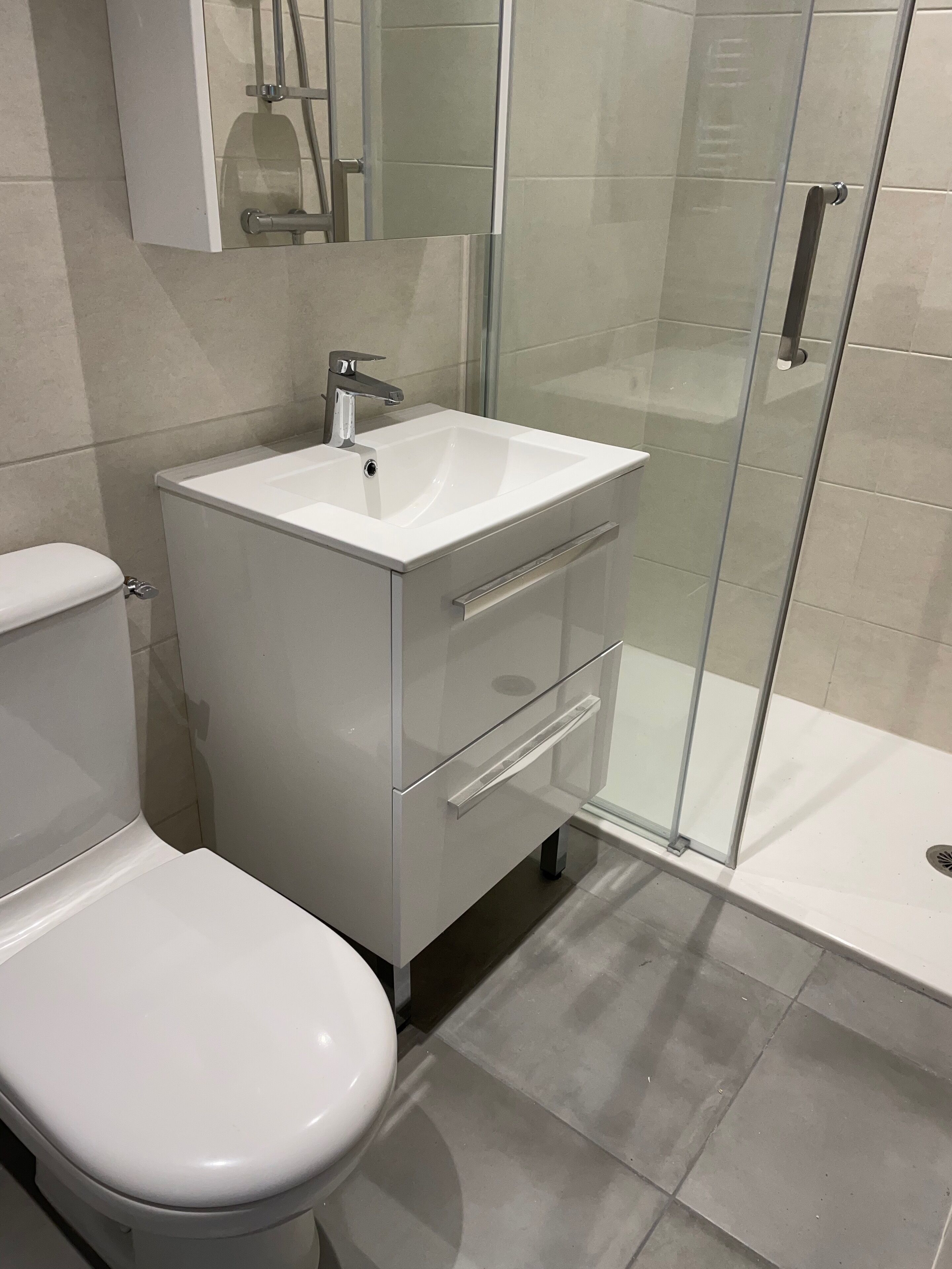 Salle de douche rez-de-chaussée pour retour de plage
