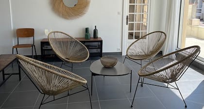 Spacious, central villa in 2nd row.