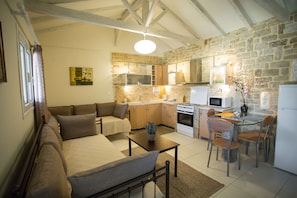 Traditional Apartment 2, 1 Bedroom | Private kitchen