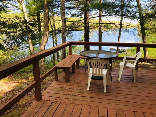 Lakefront Cottage in Pocono recreational community