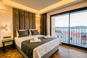 Sengetøy av topp kvalitet, minibar (inkludert) og safe på rommet