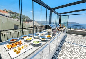 Bao gồm bữa sáng buffet hàng ngày 