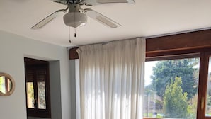 5 quartos, ferros/tábuas de passar roupa, Wi-Fi de cortesia