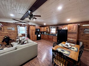 Smart TV, fireplace - Lazy Bear Cabin a Private Vacation Home  (McHenry)