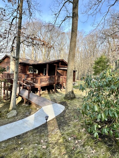 Lazy Bear Cabin a Private Vacation Home 