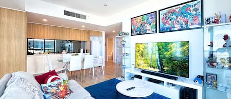 Télévision, jeux vidéo, livres, chaîne hi-fi