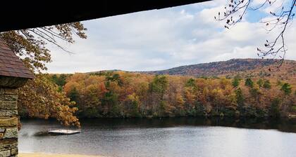 Cozy Cottage near the Dan River