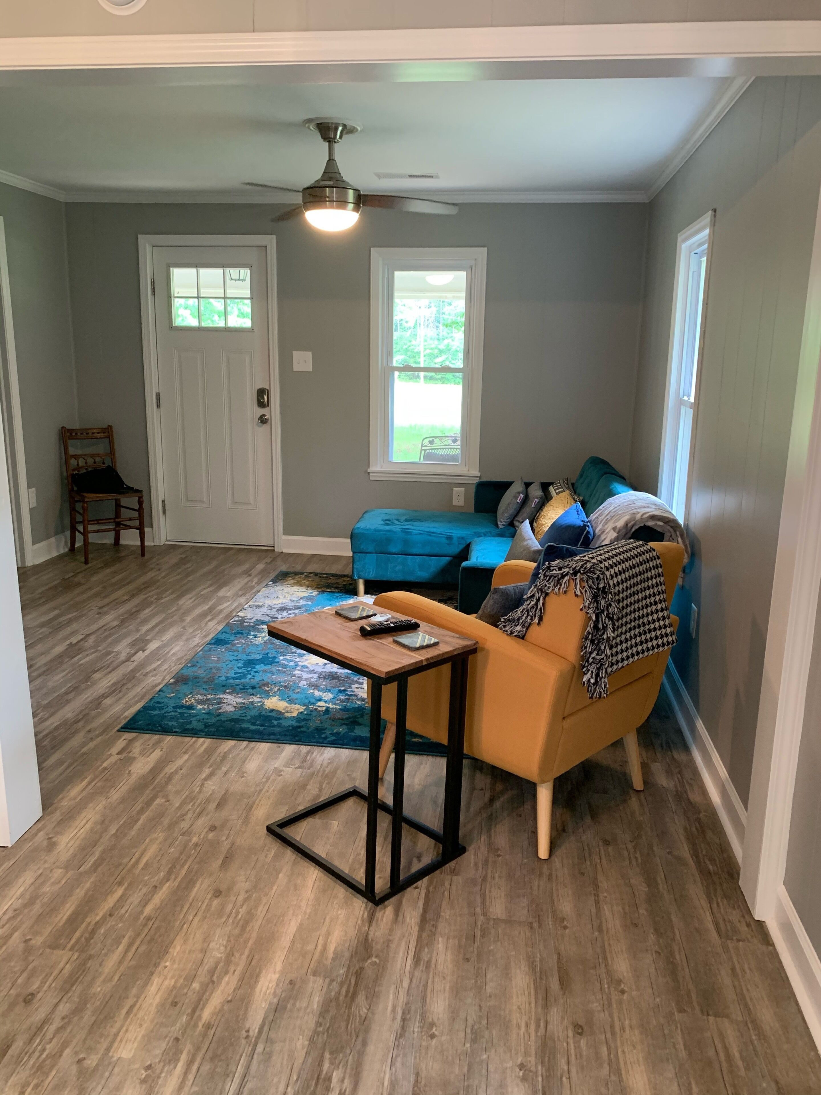 Smart TV, lettore DVD, libri, videoteca