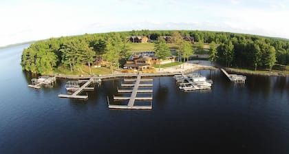 Cozy Luxury Townhome with 2 bunk beds. Family, Pet and Fun Friendly