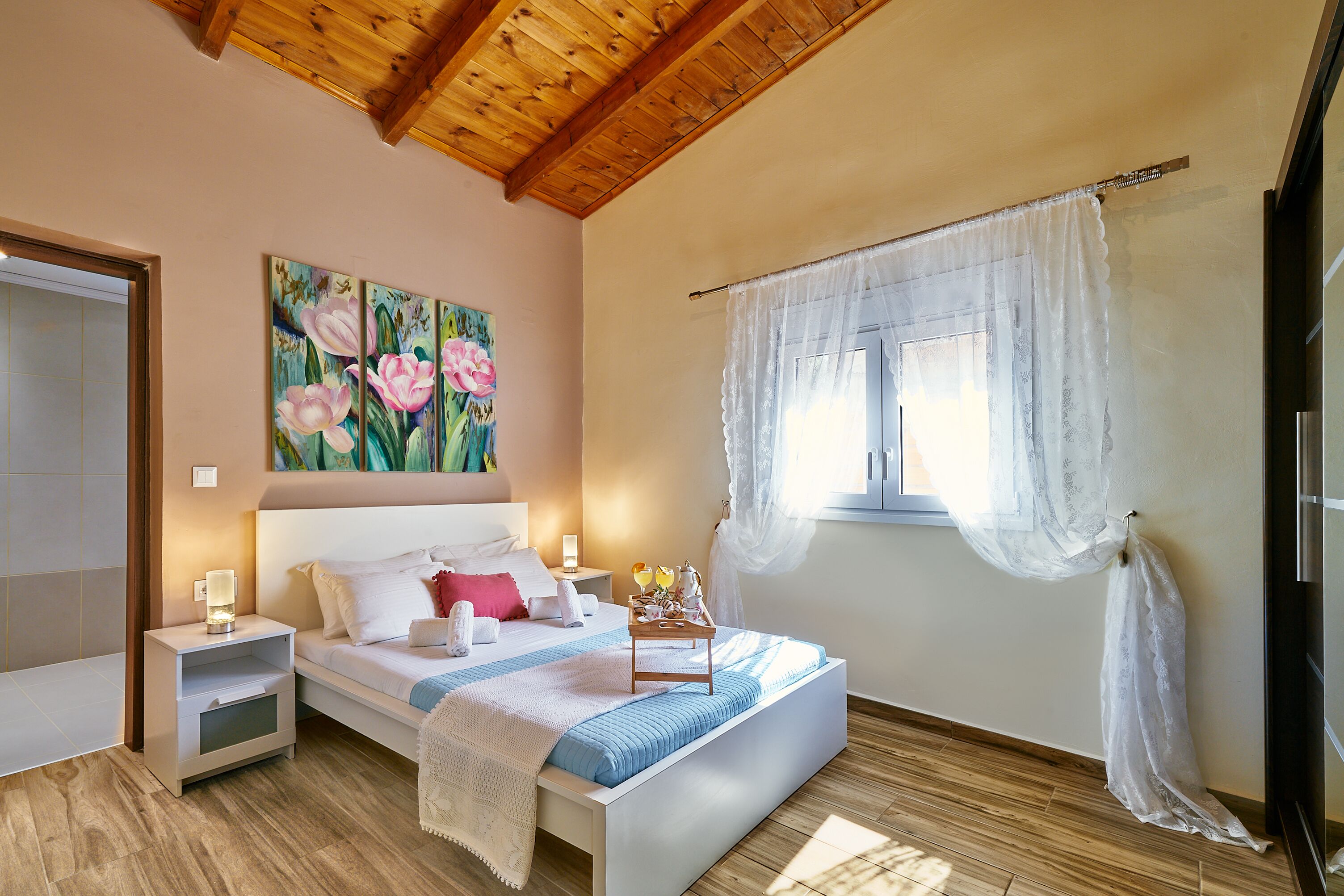 3 bedrooms, iron/ironing board, travel crib, free WiFi