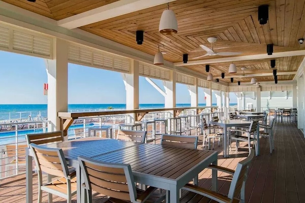 Lost Key Beach Club restaraunt