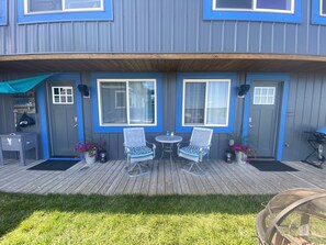 Terrace/patio - ~The UpSiDe DoWN PaRRoT~Swim Fish Relax ON LakeHURON! ~Killarney Beach *Bay City (Bay City)