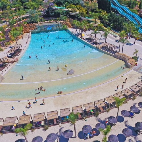 A vacation not to be missed with an adult pool / a children's pool, close to the beach