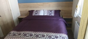 3 室のベッドルーム、アイロン / アイロン台、WiFi (無料)