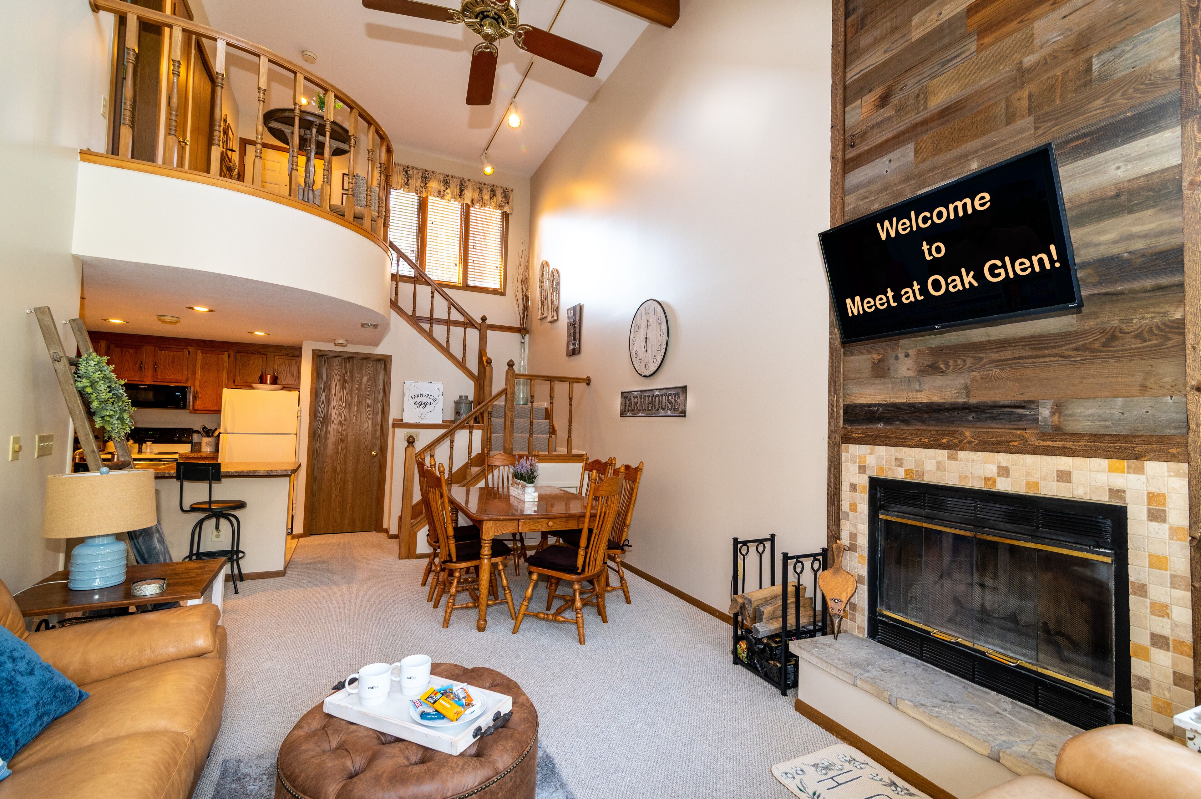 Cozy Getaway, Adorable and Inviting, Walk to Golf and Trails!