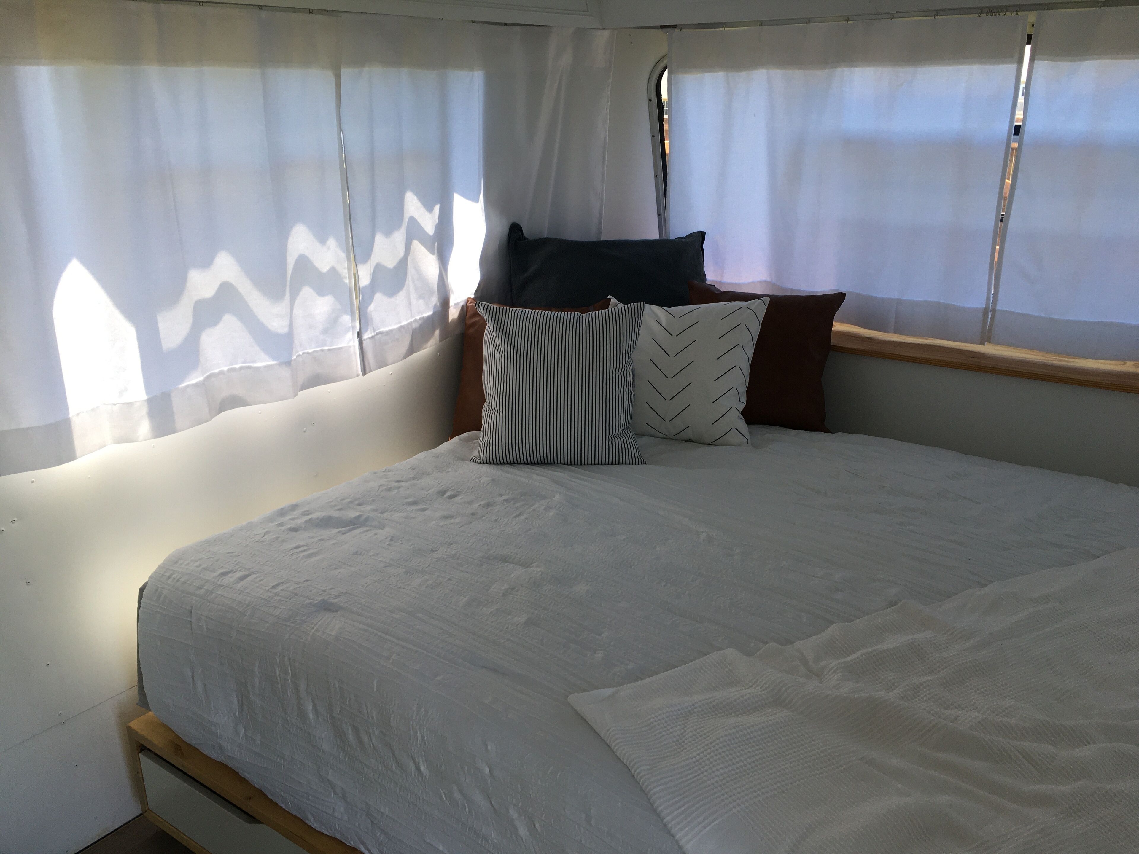 Vintage “Stream” Hideaway