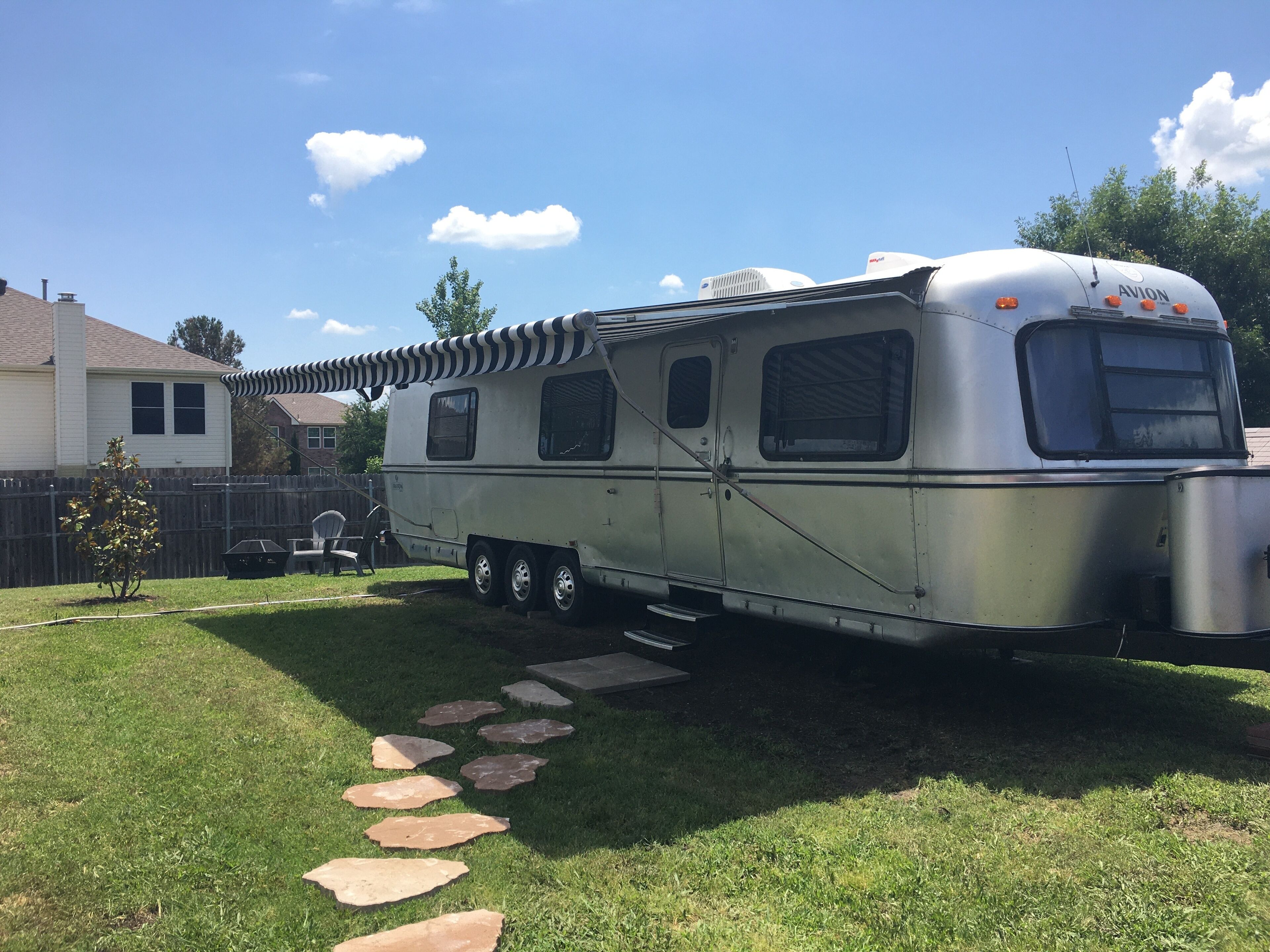 Vintage “Stream” Hideaway