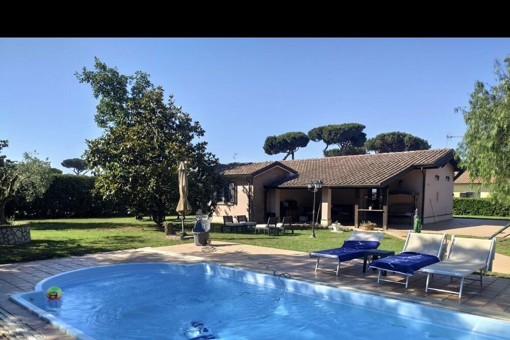 Villa Bella with swimming pool for exclusive use