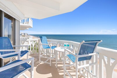 Direct Beachfront Condo with Amazing Panoramic Ocean Front Views (11th floor)