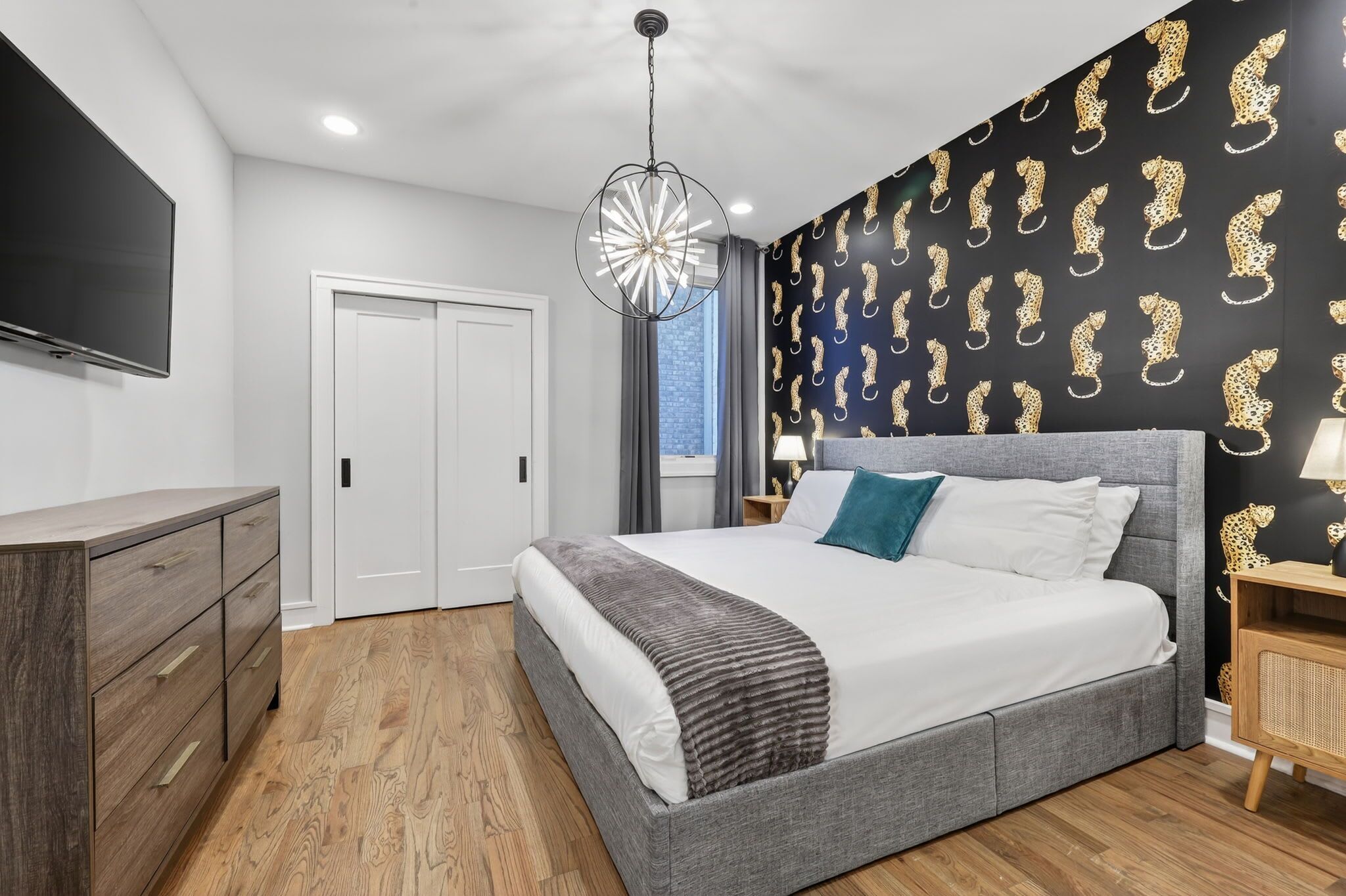 3 chambres, fer et planche à repasser, accès au Wi-Fi (inclus)