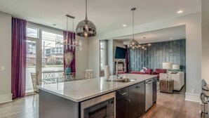 Interior - Amplify - Rooftop cinema & city views (Nashville)