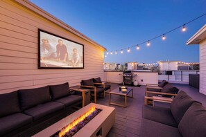 Terrace/patio - Gulch Walkable 3BR w/ Roof Deck & Skyline View (Nashville)