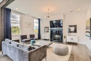 Smart TV, fireplace, DVD player