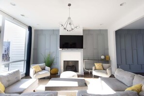 Smart TV, fireplace, DVD player