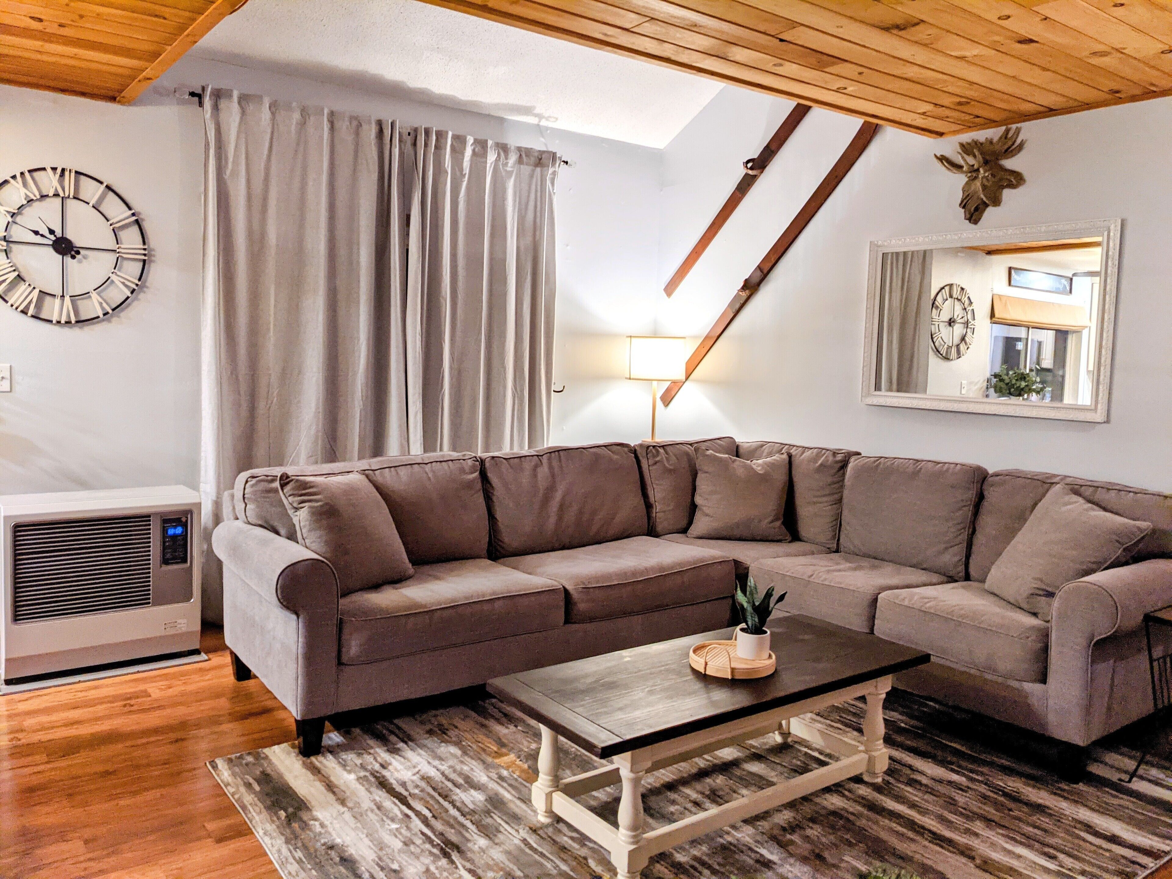 Cozy 3BR getaway w/ stunning mountain views