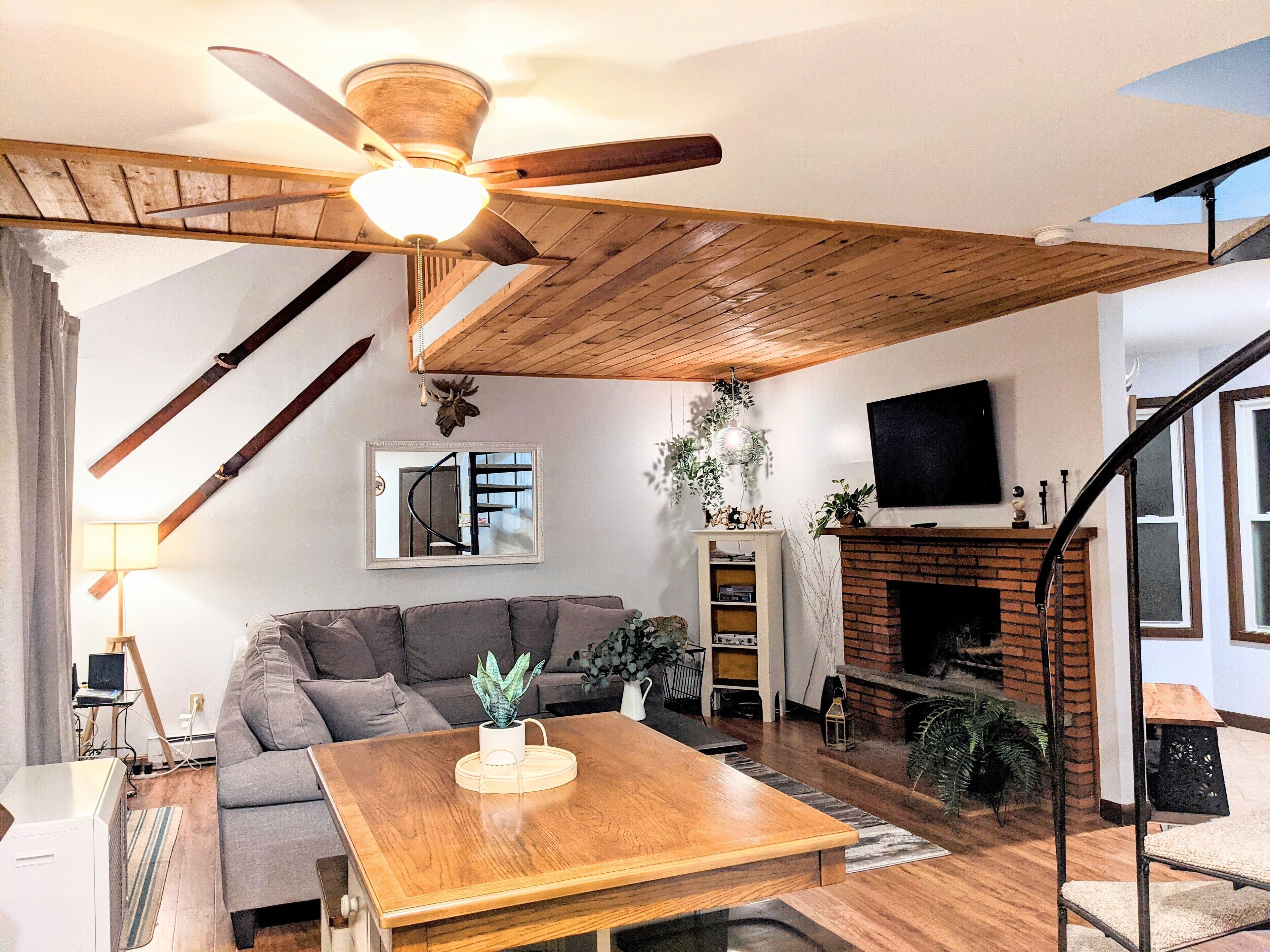 Cozy 3BR getaway w/ stunning mountain views