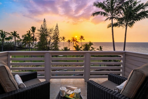 Holua Moana Hale: Spectacular Oceanfront Home with Pool, Spa and Putting Green